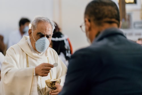 photo-1604443703960-33f6a9081ca8